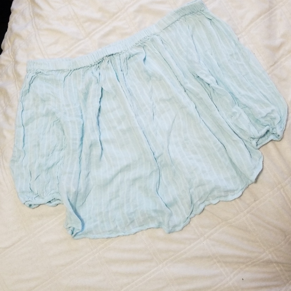 Off the shoulder sleeve top